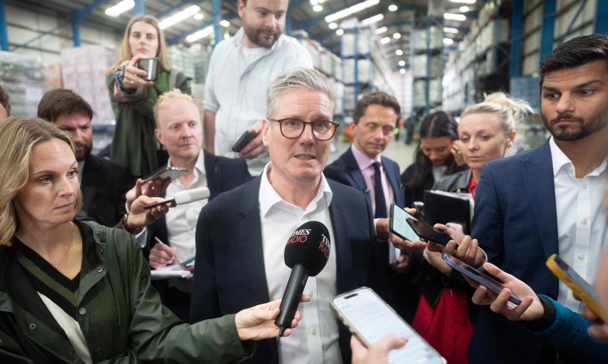 <span>Keir Starmer answers questions from journalists at a campaign event in Chesterfield, Derbyshire.</span><span>Photograph: Stefan Rousseau/PA</span>