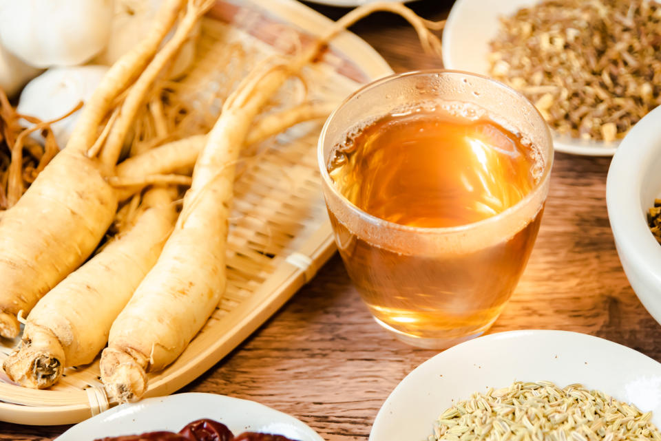 El ginseng es fundamental en la dieta coreana por sus propiedades antioxidantes.  Lo disfrutan en infusiones, pero también se usa de forma típica.  (Getty Creativo)