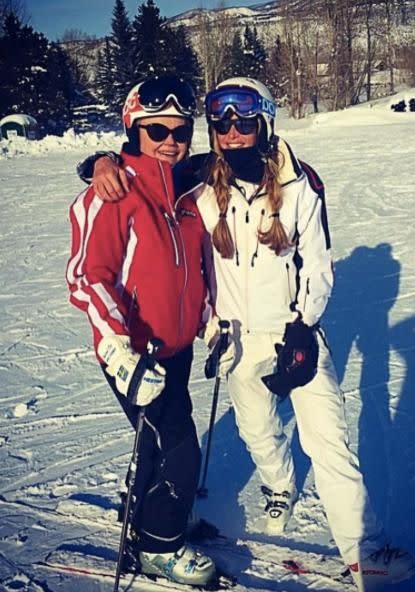 Elle Macpherson posted photo with her mum from when they were skiing. Source: Instagram / ellemacphersonofficial