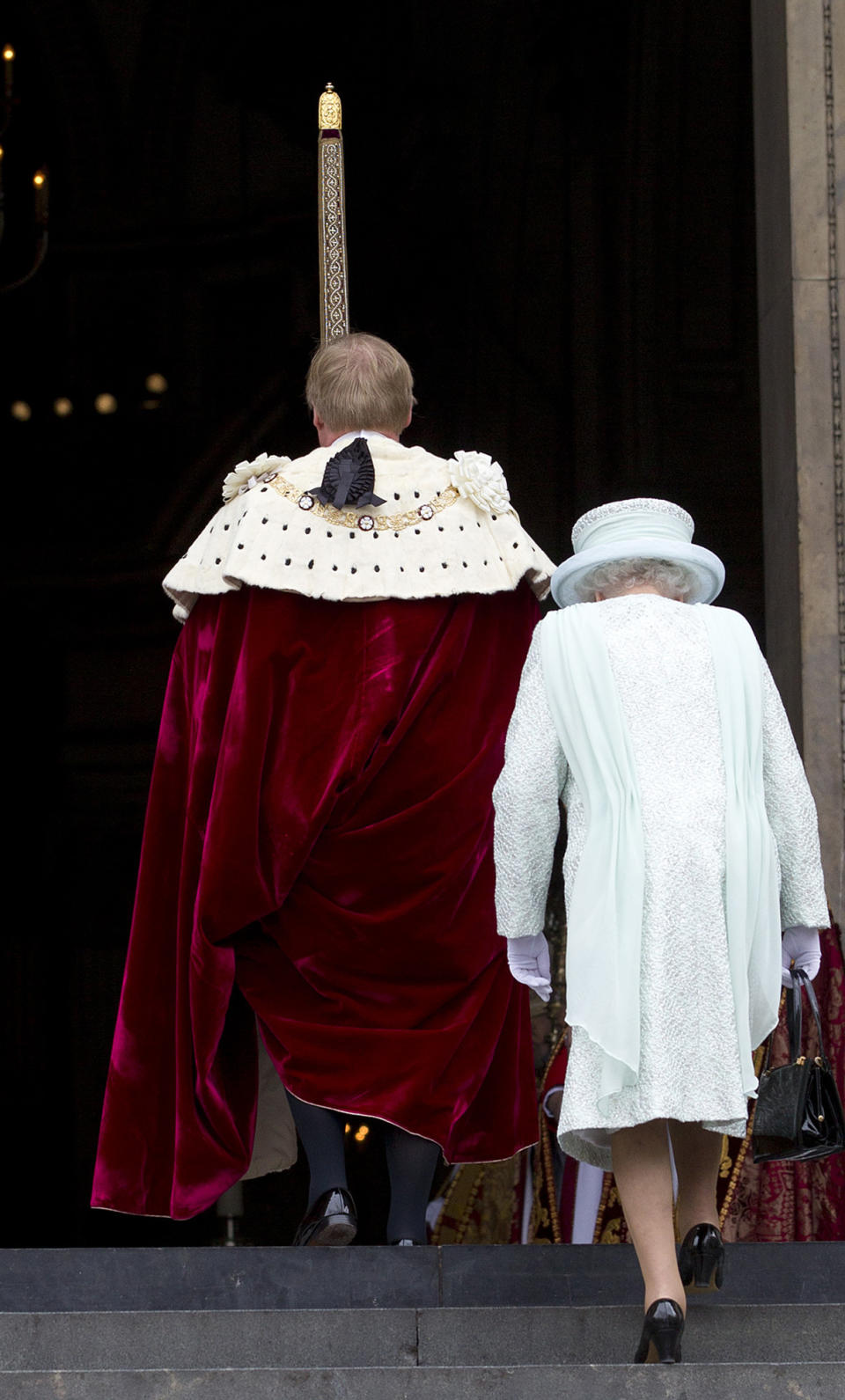 Britain's Queen Elizabeth II arrives for a service of thanksgiving to celebrate her 60-year reign during Diamond Jubilee celebrations in St Paul's Cathedral, London, Tuesday, June 5, 2012. (AP Photo/Alastair Grant)