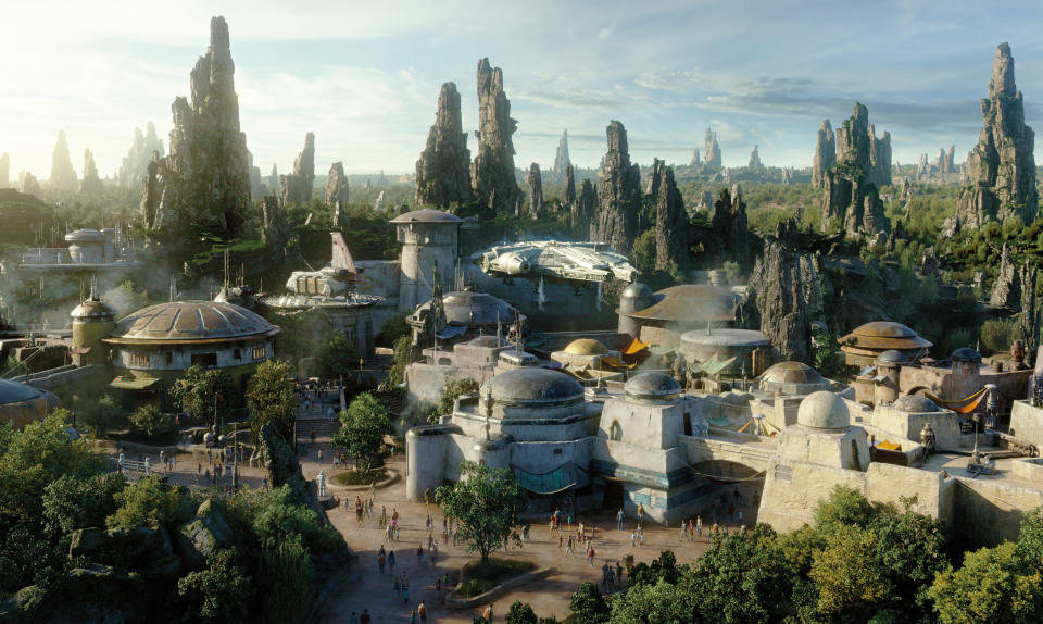 An illustration of <em>Star Wars</em>: Galaxy's Edge shows the scope of Disney's newest park. (Disney Parks)