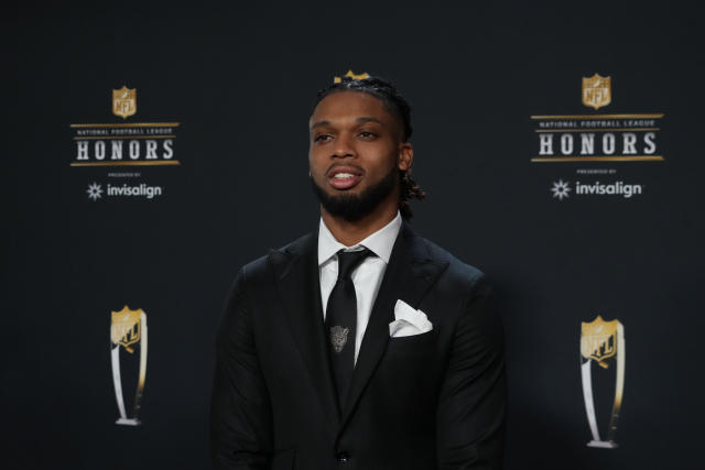 Damar Hamlin delivers stirring speech at NFL Honors