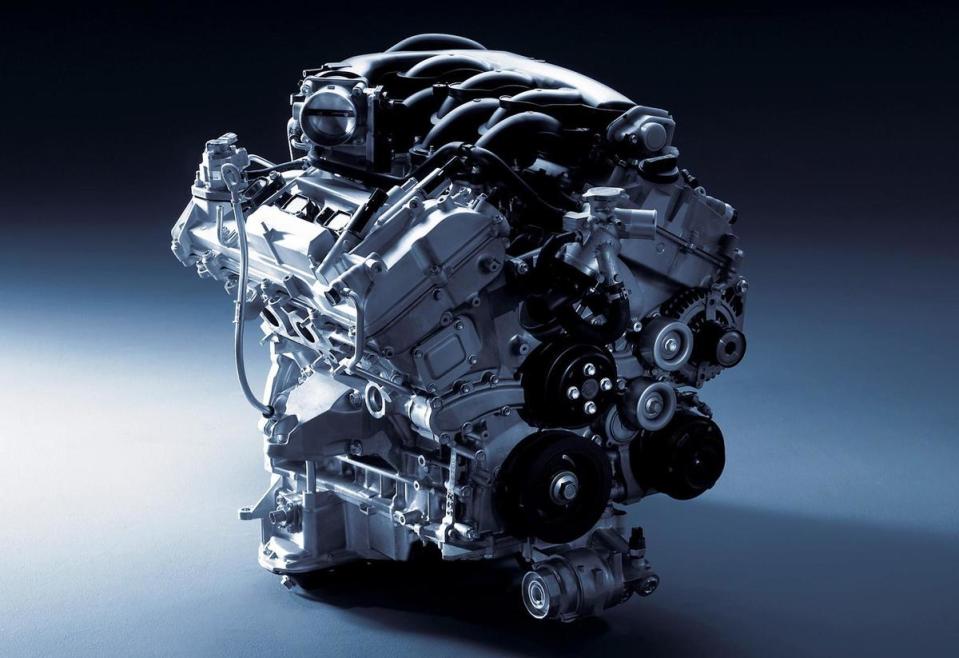 全車系均搭載具備雙VVT-i可變正時氣門和燃油直噴技術的全新V6引擎，排氣量則有2.5升、3.0升和3.5升三種。