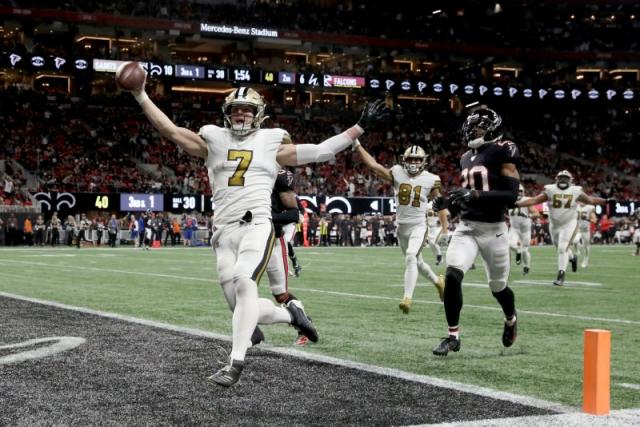 Saints beat Falcons to clinch 3rd straight NFC South title –