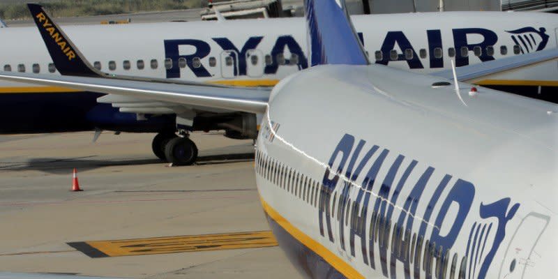 FILE PHOTO: Ryanair commercial passenger jets are seen at Barcelona El-Prat Airport in Barcelona, Spain, October 10, 2017. Picture taken October 10, 2017.    REUTERS/Eric Gaillard