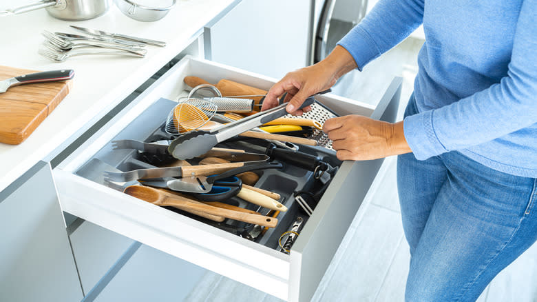 Organized kitchen drawer