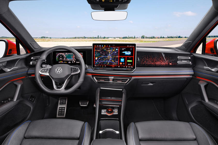 2023 Volkswagen Tiguan interior