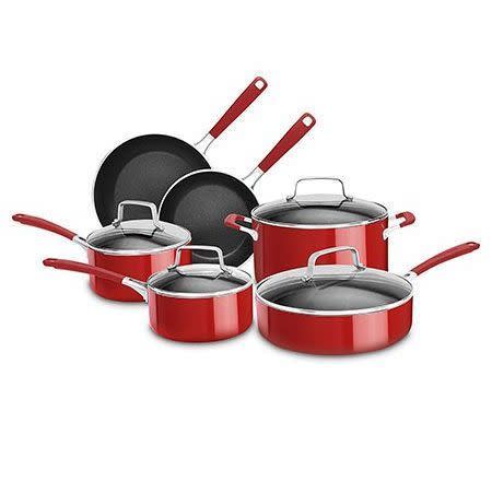 10) Aluminum Nonstick 10-Piece Cookware Set