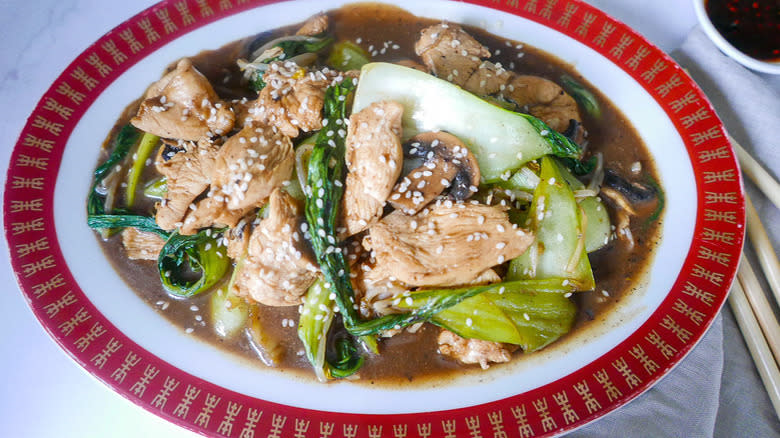 bowl of chicken chop suey