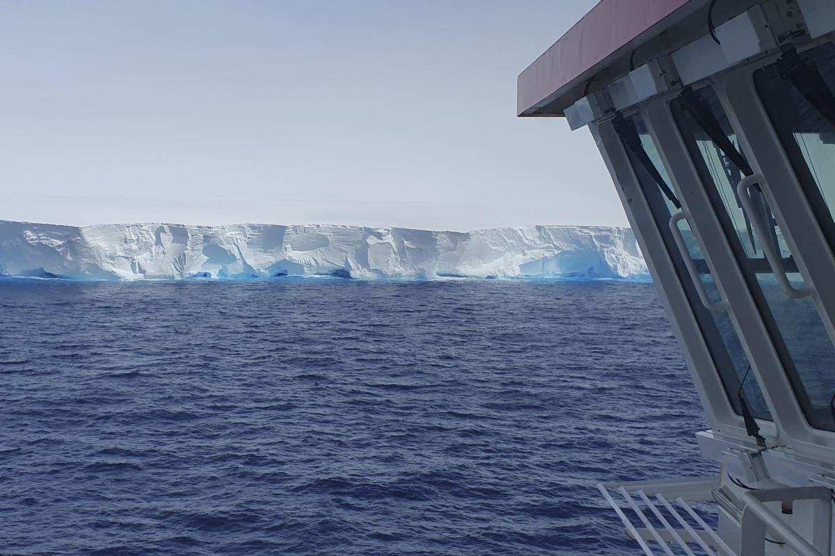 British Research Ship Encounters World’s Largest Iceberg Drifting Out of Antarctica