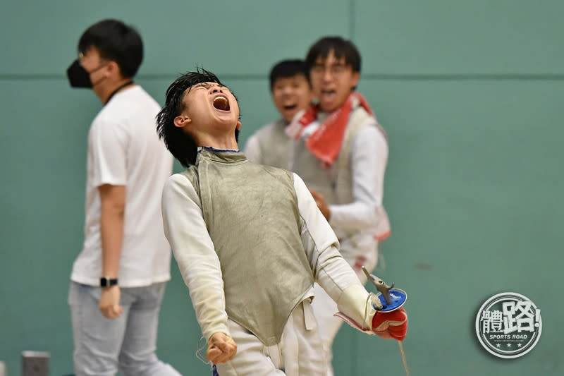 喇沙淘汰賽8強以45：44險勝香港華仁書院