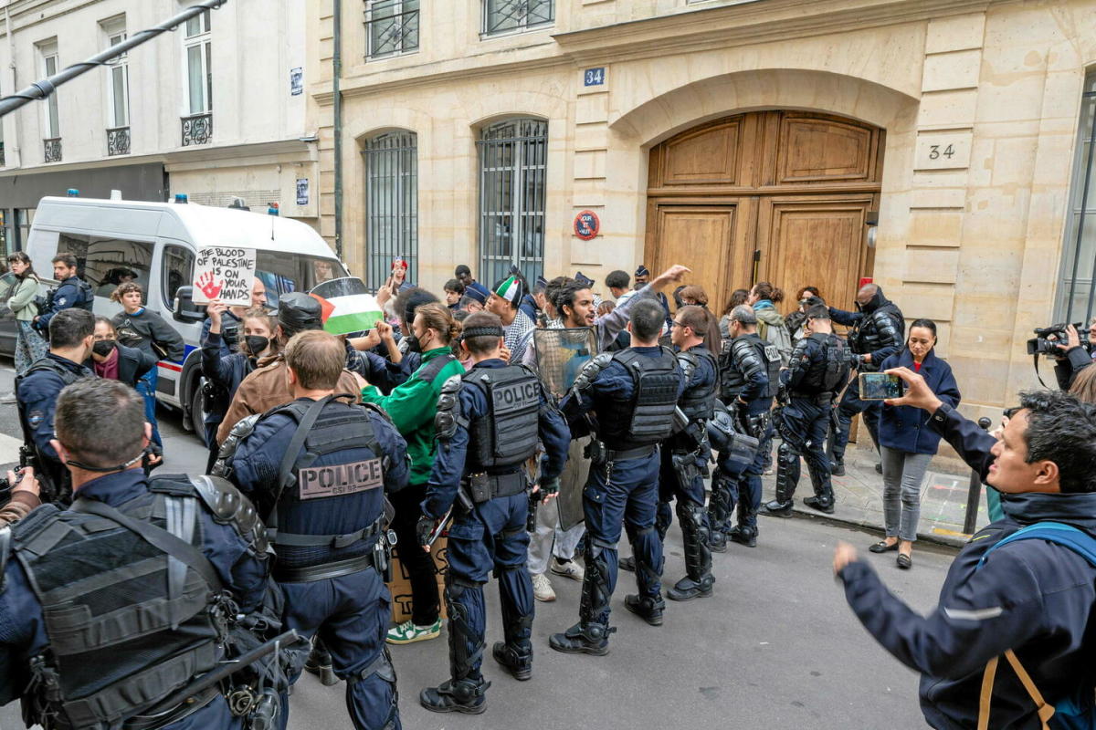 Police disperse a new march of pro-Palestine students