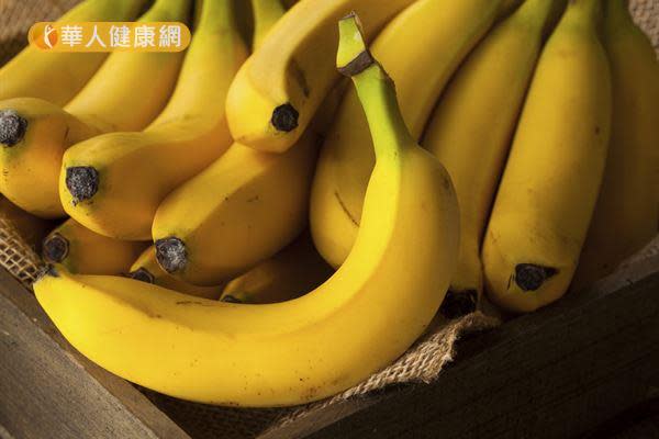 香蕉營養價值高，但性質偏寒且容易造成脹氣，腸胃不佳者應適量食用。
