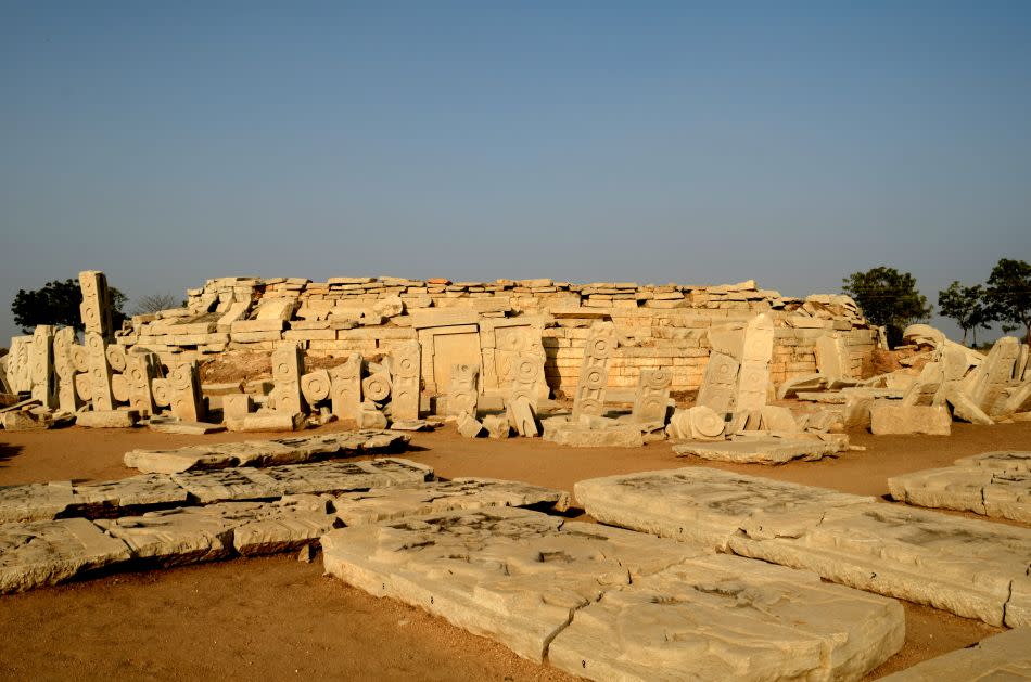 There are many panels of sculptures carved in limestone and strewn about the place. The Maha Stupa, also referred to as Adholoka Maha Chaitya or the Great Stupa of the Netherworld, dates from around the 3rd century BC to the 3rd century AD. The original stupa would have probably been built during the Ashokan period as some pottery shards were discovered here as well. While some parts of the Ashokan stupa are still intact, the architecture of the later Satavahana period stands out distinctly.