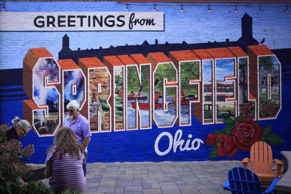 A mural that says Greetings from Springfield, Ohio.