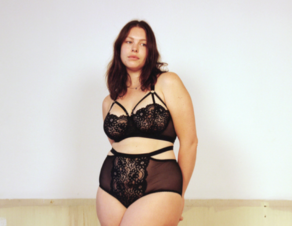 This plus-size model recreated a bunch of Victoria's Secret ads, and  SLAYED - HelloGigglesHelloGiggles