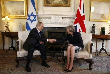 Israel's Prime Minister Benjamin Netanyahu meets Britain's Prime Minister Theresa May at 10 Downing Street, in London, February 6, 2017. REUTERS/Peter Nicholls