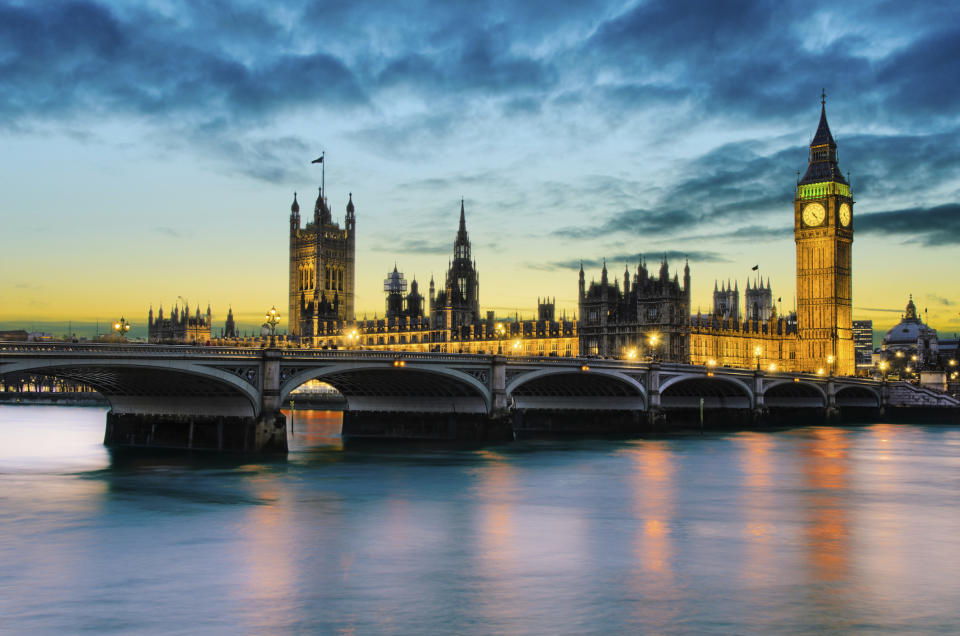 Trotz der typischen roten Doppeldecker, Big Ben oder des gigantischen Riesenrads London Eye waren drei Prozent der Befragten nach ihrem Besuch nicht sonderlich beeindruckt von der englischen Metropole – Platz sieben deswegen für London. Vielleicht haben sie ja auf ein Treffen mit der Queen gehofft?