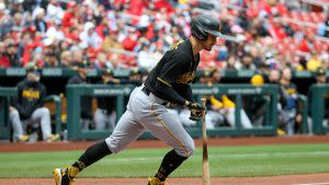 Pirates place OF Bryan Reynolds on IL (back inflammation)