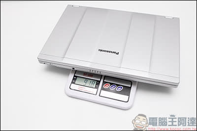 Panasonic TOUGHBOOK CF-SV8 & CF-LV8 開箱評測