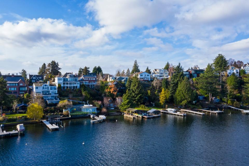 An aerial view of lakeside houses in Seattle.