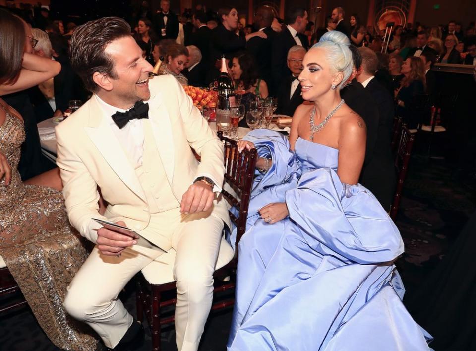 Lady Gaga, Bradley Cooper Perform Shallow in Las Vegas