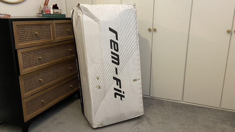 REM-Fit 500 Ortho hybrid mattress in its box