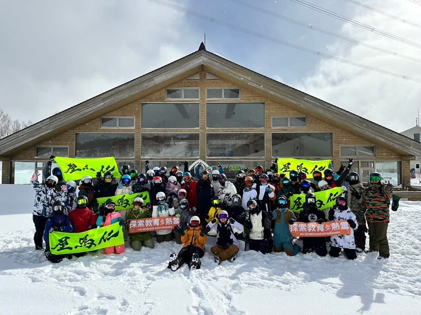 「探索教育」是屋馬的獨有文化，冬天帶員工滑雪，夏天帶員工潛水，讓員工努力工作之餘也能用力玩。 圖片來源 / 屋馬國安店提供