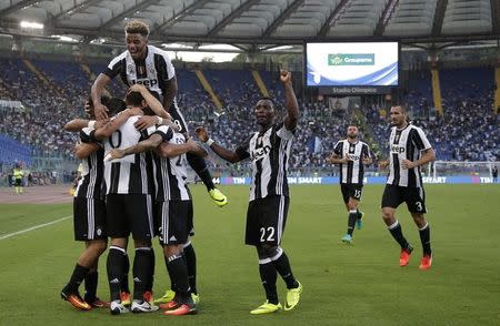 Football - Soccer - Lazio v Juventus - Italian Serie A - Olympic Stadium, Rome, Italy - 27/08/16. Juventus' Sami Khedira celebrates with his team mates. REUTERS/Max Rossi