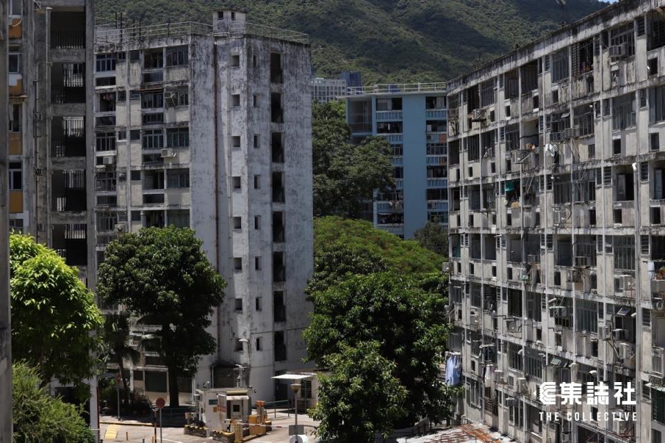 落成逾半世紀的大坑西邨，是香港僅存的私營廉租屋邨