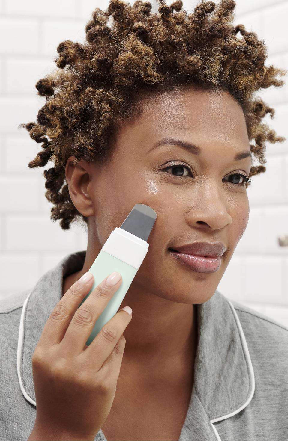 This device might look small but it might make a difference in your skincare routine. The Dermapore has two modes: one&nbsp;which cleanses your skin by removing oil, dirt and blackheads and the other lets you infuse your favorite products into your skin. So it's a win-win. <strong><a href="https://fave.co/37kbiXW" target="_blank" rel="noopener noreferrer">Originally $99, get it for $84</a></strong>.&nbsp;