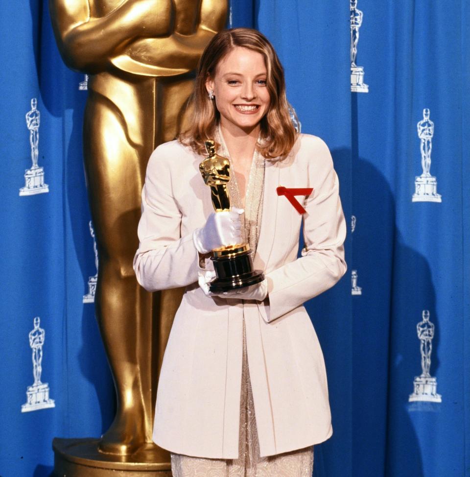 Jodie Foster with her Oscar for "The Silence of the Lambs" in March 1992. (Photo: Paul Harris via Getty Images)