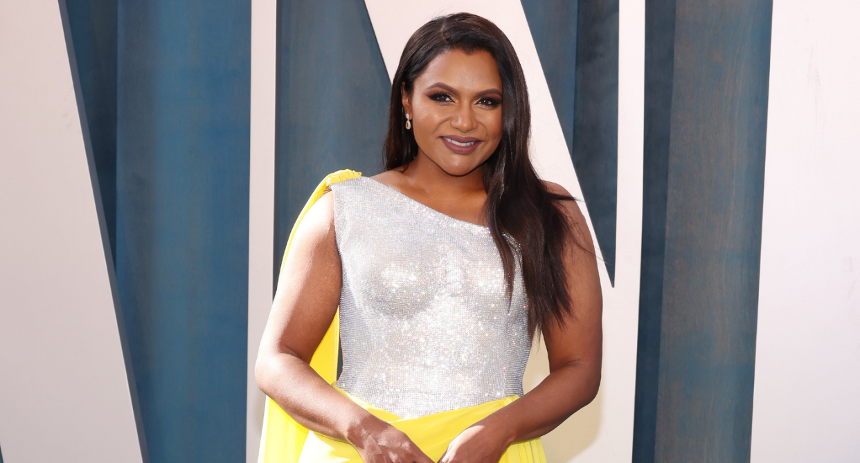 Mindy Kaling looked radiant in Dolce & Gabbana at the Vanity Fair Oscars After Party. (Image via Getty Images)