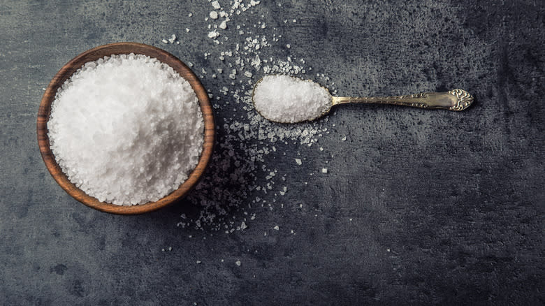 flaky sea salt in bowl