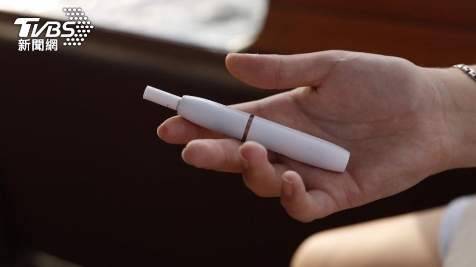 網友聽聞案件後懷疑電子煙的菸油摻有毒品成分。（示意圖／Shutterstock達志影像）