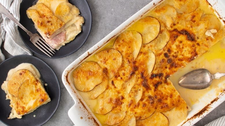 potatoes au gratin on plates