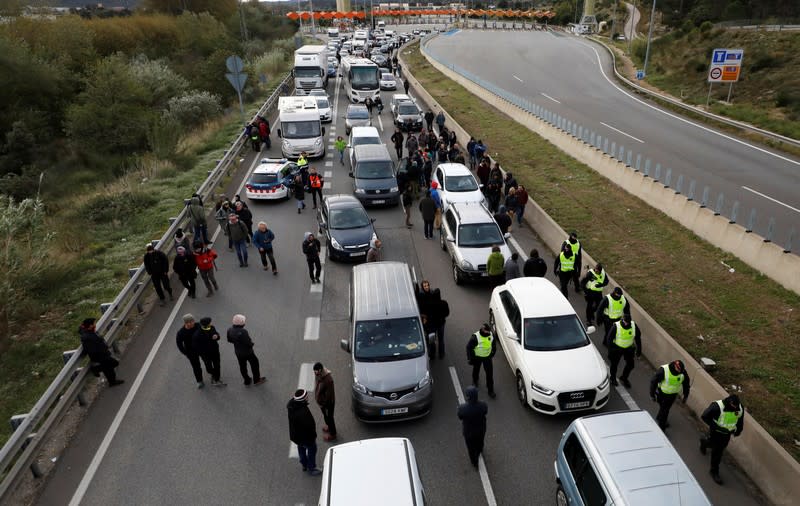 Police block AP-7 highway in La Jonquera, north of Spain