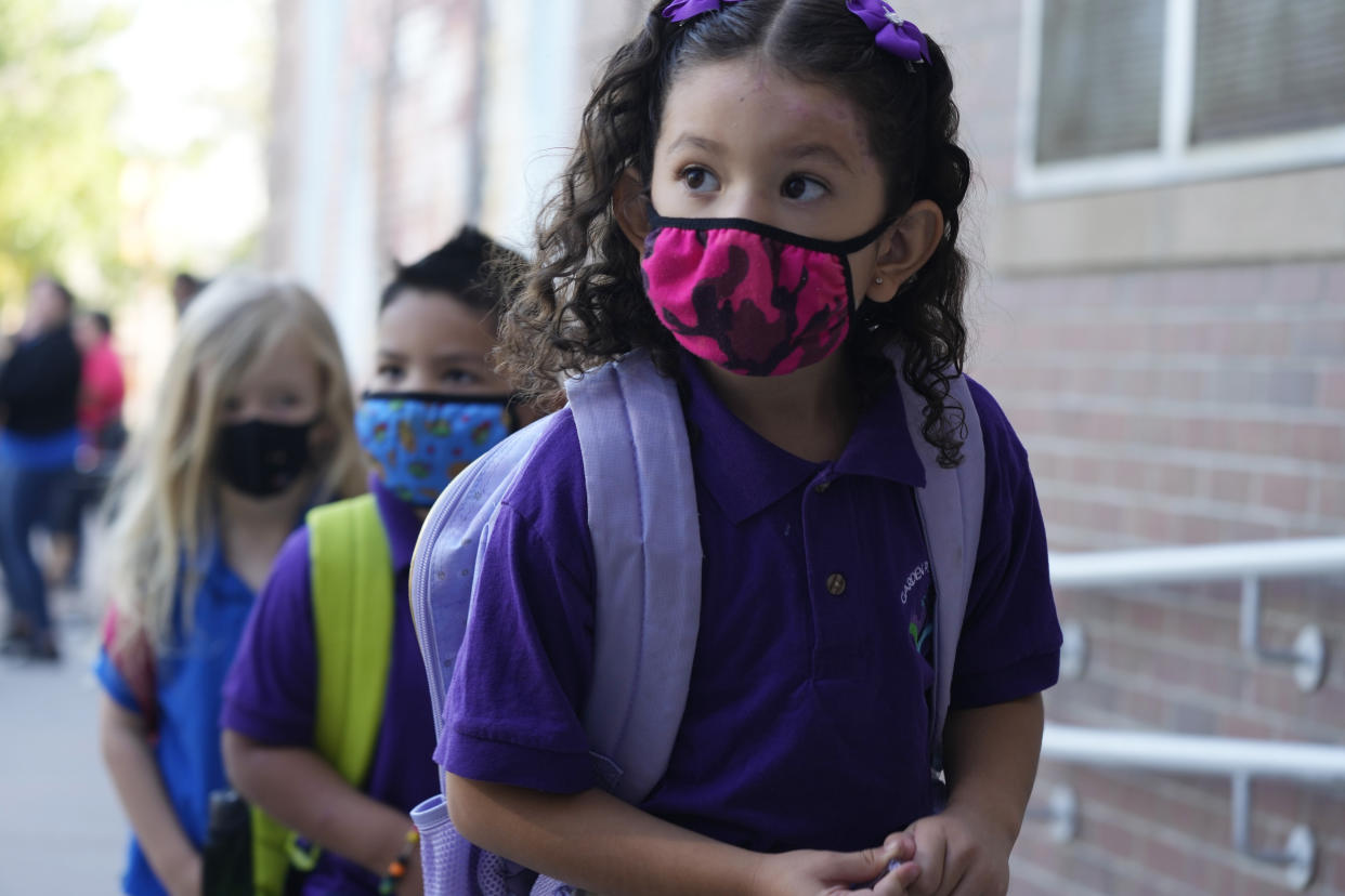 Students wear face coverings 