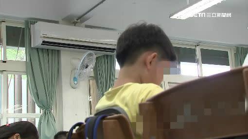 國小兄妹行程表曝光後，令人心疼，「大人這作息都覺得受不了了，何況小孩。」（示意圖，非當事人／資料照）