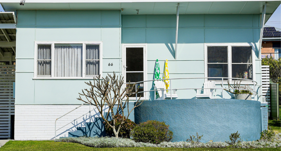 The little retro house a caravan retain the original layout and include a sprinkling of objects from the 60s. Photo: airbnb