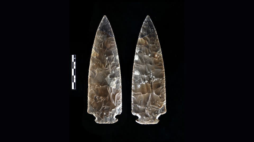 Flint daggers were also found in the tomb. - Research Group ATLAS from University of Sevilla