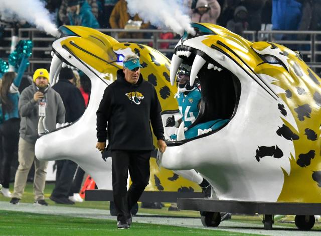 Doug Pederson tells NBC's Peter King what he told Jaguars at halftime