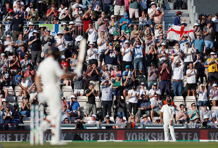 Cricket - England v India - Fourth Test - Ageas Bowl, West End, Britain - September 1, 2018 England's Jos Buttler celebrates his half century as fans applaud Action Images via Reuters/Paul Childs