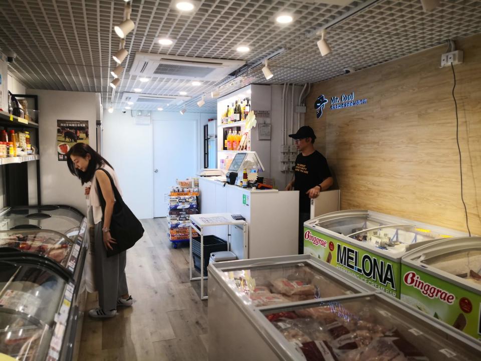 汝洲街的急凍食品店Mr. Cool為快餐店提供最堅實後盾。