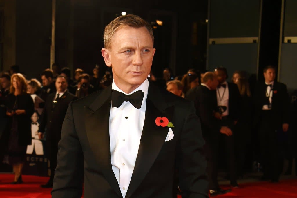 Daniel Craig (Dave Benett)