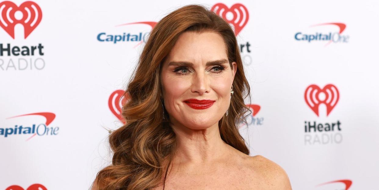 brooke shields z100s iheartradio jingle ball 2022 press room