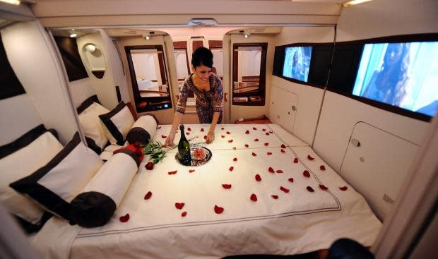 <p>Eine neue TV-Show fliegt uns First Class und gibt einen Einblick in unglaubliche neue Luxus-Suiten von Singapore Airlines.<br> Singapore Airlines </p>