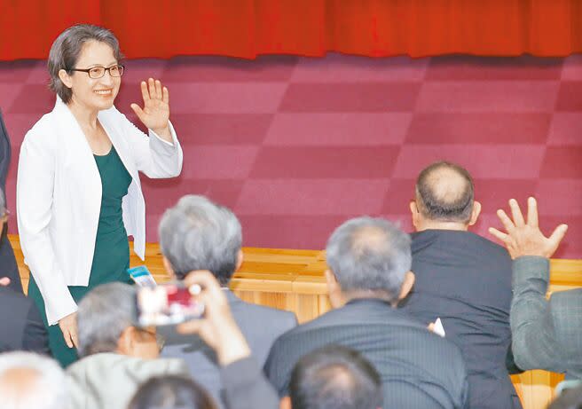準副總統蕭美琴（左）13日出席「台灣關係法45周年福和會論壇」時說，相信準總統賴清德有能力讓台灣在變動的國際秩序中，持續貢獻區域繁榮。（范揚光攝）