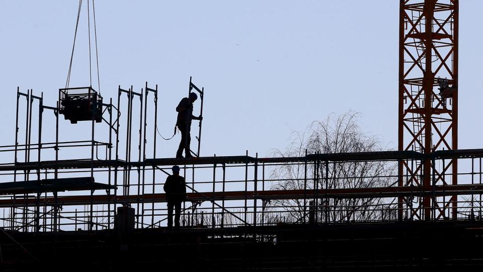 Explodierende Kosten führen dazu, dass immer mehr Bauherren aufgeben. (Bild: dpa)