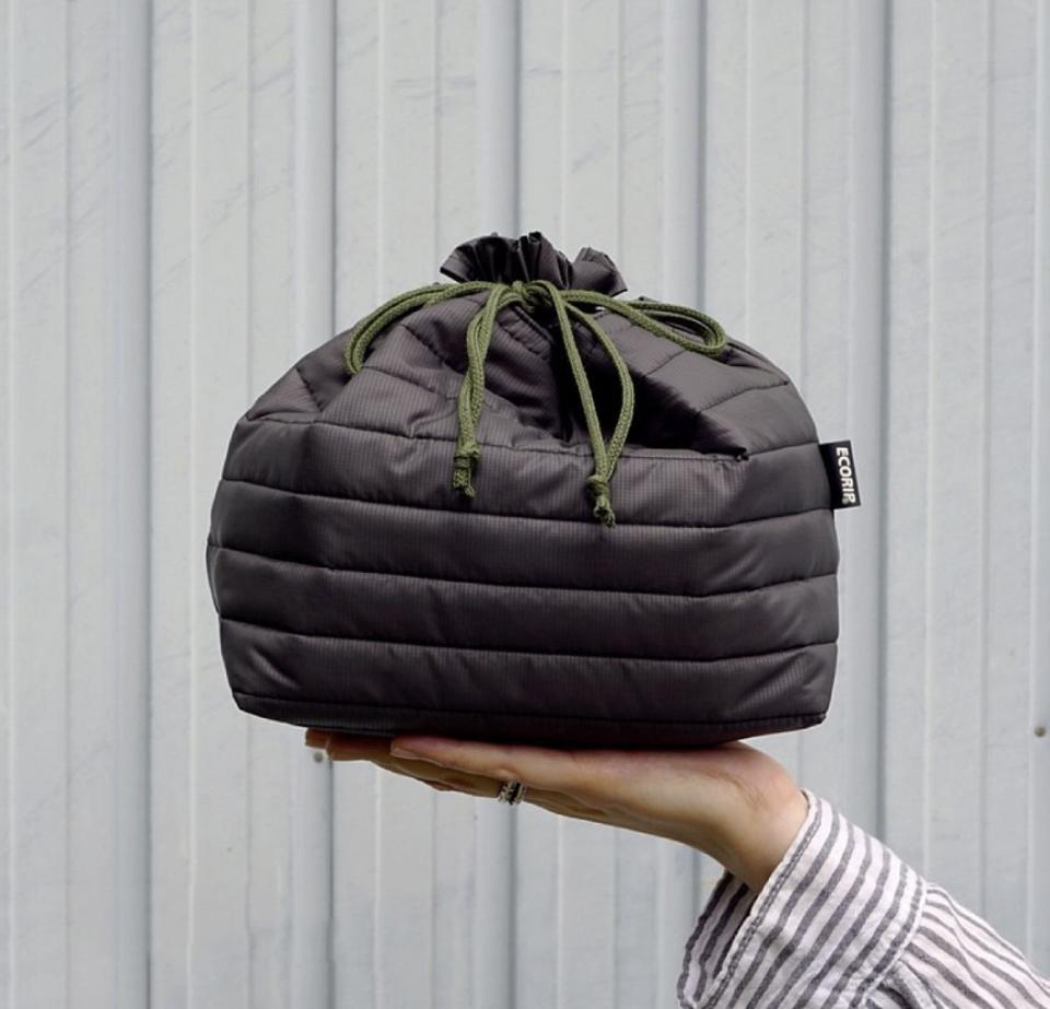 ECORIP的保冷袋配有不同尺寸，XL尺寸產品僅38g超輕量。$270.5/ Pinkoi